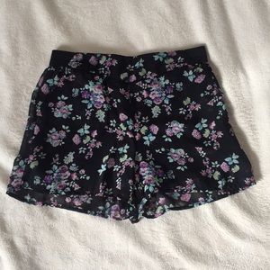 Floral flouncy shorts